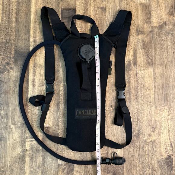 CamelBak ThermoBak Tactical Hydration Pack Mil Spec Crux Bladder Black 70oz/2L - Picture 7 of 10